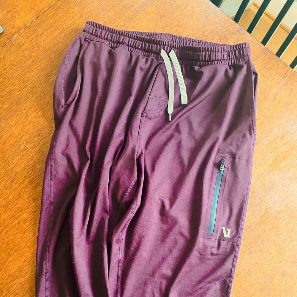 Vuori, Sunday Performance Jogger - Medium - Oxblood